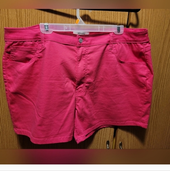NWOT ZENANA 3X HIGH RISE HOT PINK SHORTS - Picture 2 of 3